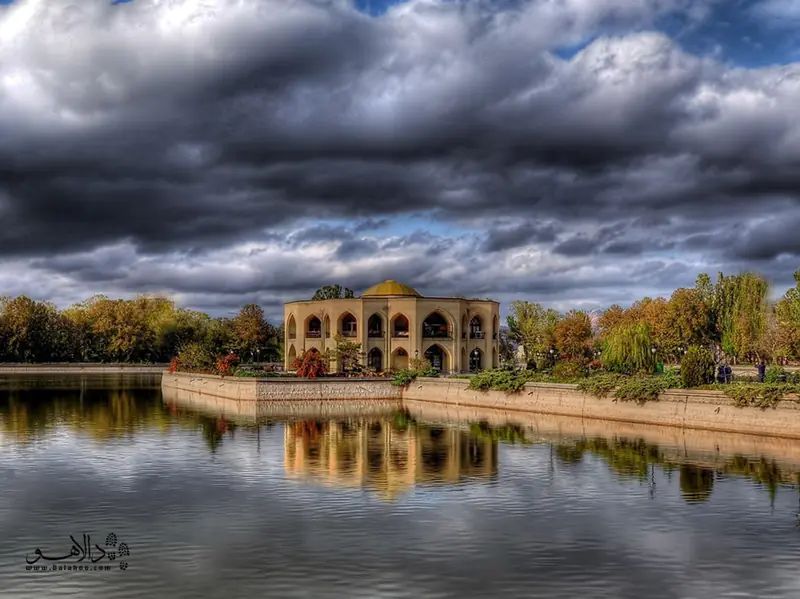 نمایی زیبا از عمارت ائل‌گلی تبریز