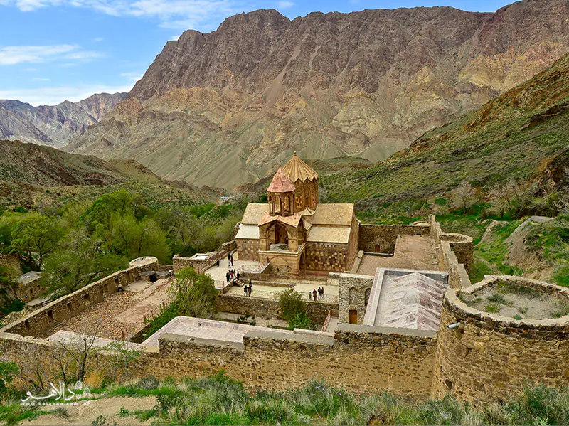 کلیسایی در در قلب کوه‌های جلفا که تماشای آن شما را به وجد میاورد.