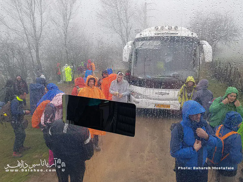 لیدرها خود را برای پیاده روی در هوای زمستانی آماده کرده بودند.