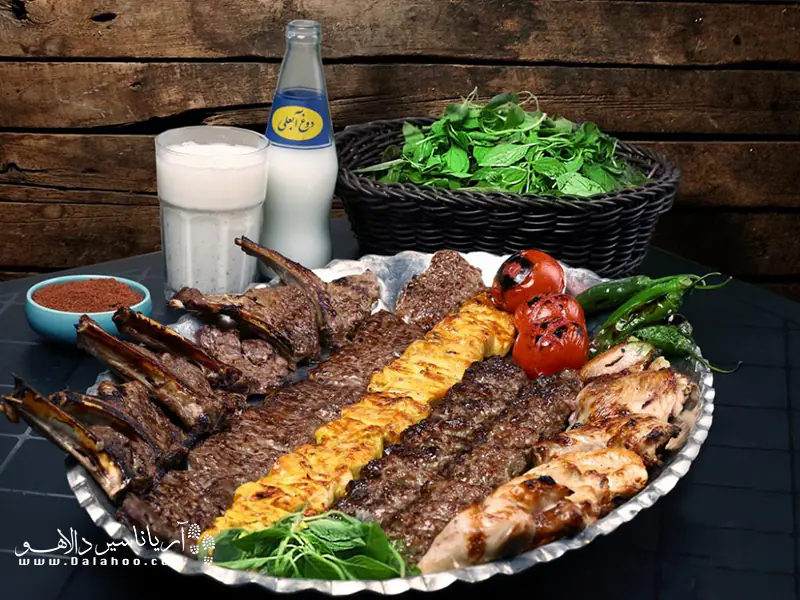 کباب‌های ایران در بین تورییست‌های خارجی بسیار معروف است.