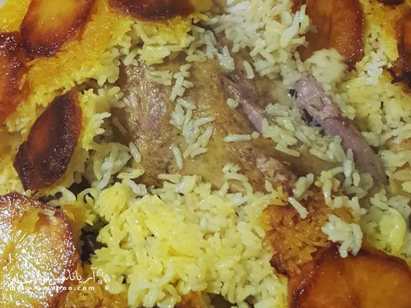 احتمالا از آنجا که مواد اصلی این غذا دیده نمی‌شود به آن باسترما می‌گویند.