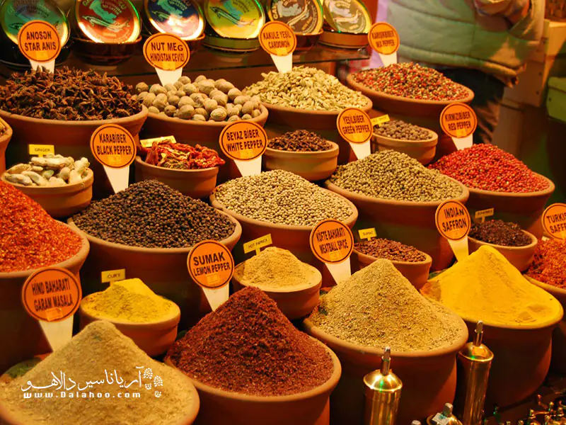  از انجایی که ادویه در تهیه غذاهای ترکی بسیار دارای اهمیت است، ترک‌ها ادویه‌های بسیار مرغوبی دارند. 
