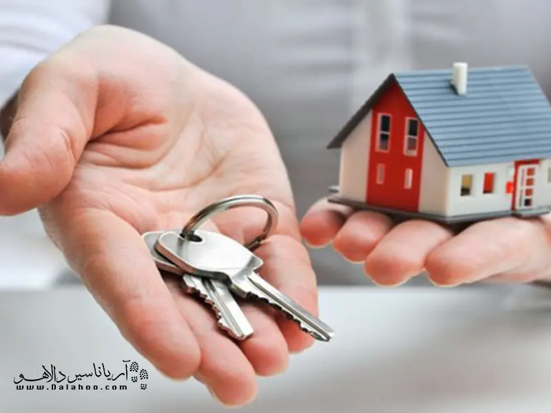 برخی شهرها مانند ازمیر، بورسا و آنتالیا قوانین سخت‌گیرانه‌ای برای اعطای اقامت از طریق خرید ملک دارند.