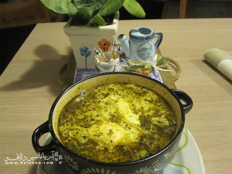 کله جوش غذای معروف اصفهان، سرشار از پروتئین و کلسیم است.