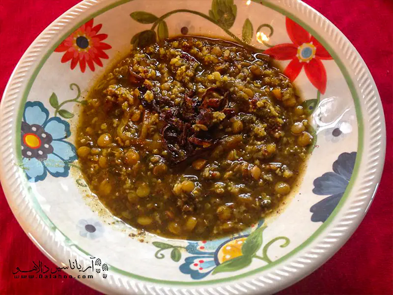 مقوی، پرانرژی و خوشمزه، این‌ها ویژگی آش سماق، غذای سنتی اصفهان است.
