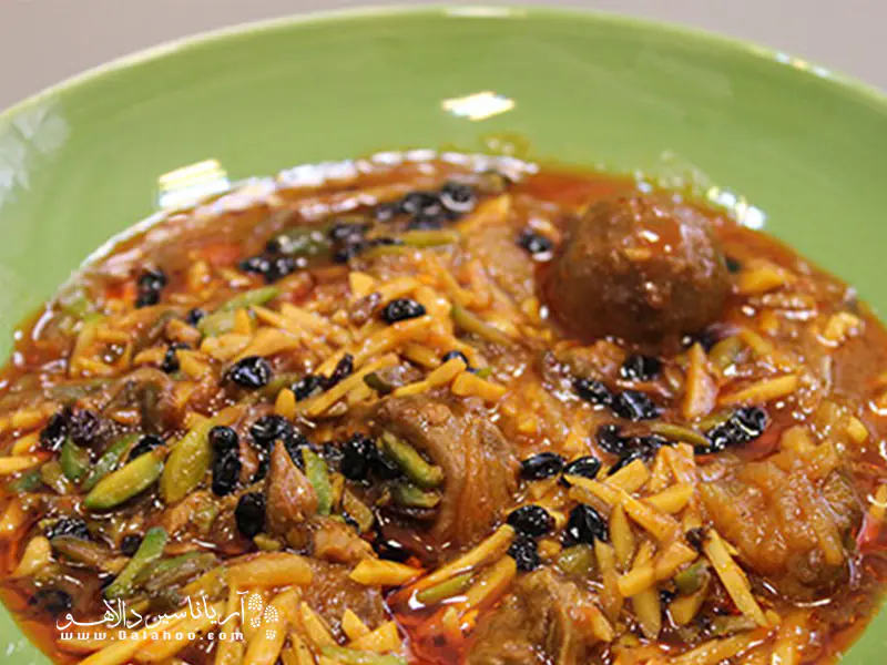 خورشت خلال مانند نامش اشتهاآور است.