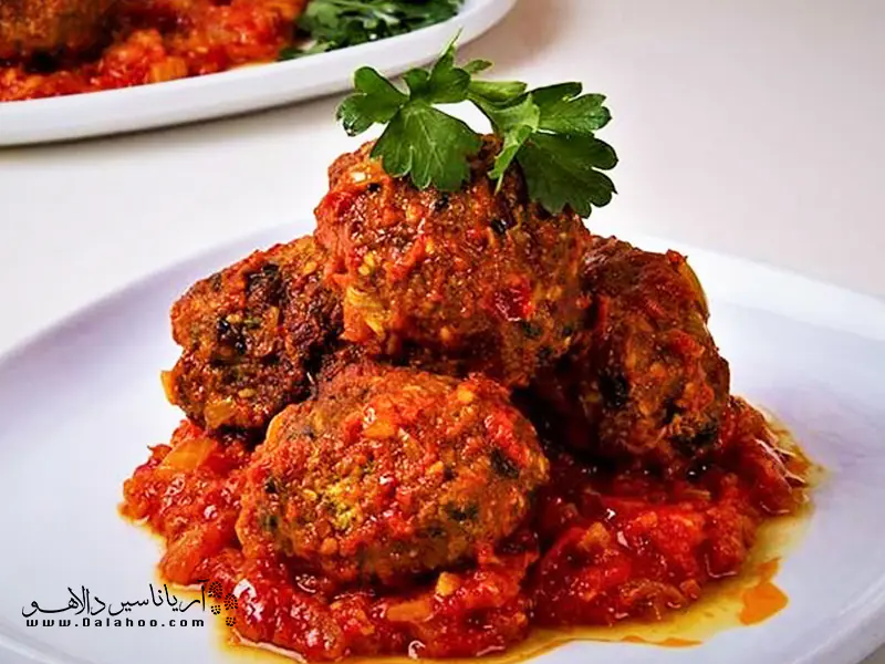 راز خوشمزگی شامی رودبار استفاده از سبزی‌های معطر است.