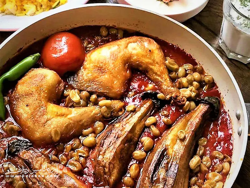 ین خورشت به دلیل داشتن غوره طعم ترش و اما خوشمزه‌ای دارد. 