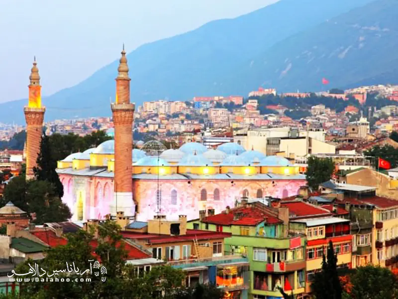 مسجد جامع بورسا بسیار دیدنی است.