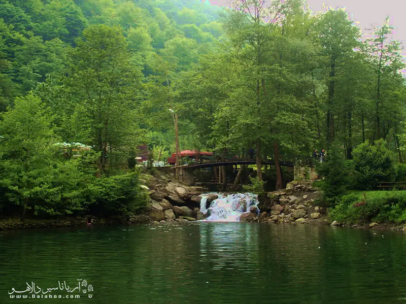 مهمترین جاذبه گردشگری ساپانجا، دریاچه آن است. 