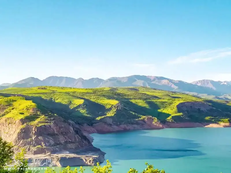 چارواک یک دریاچه مصنوعی اما قدیمی است