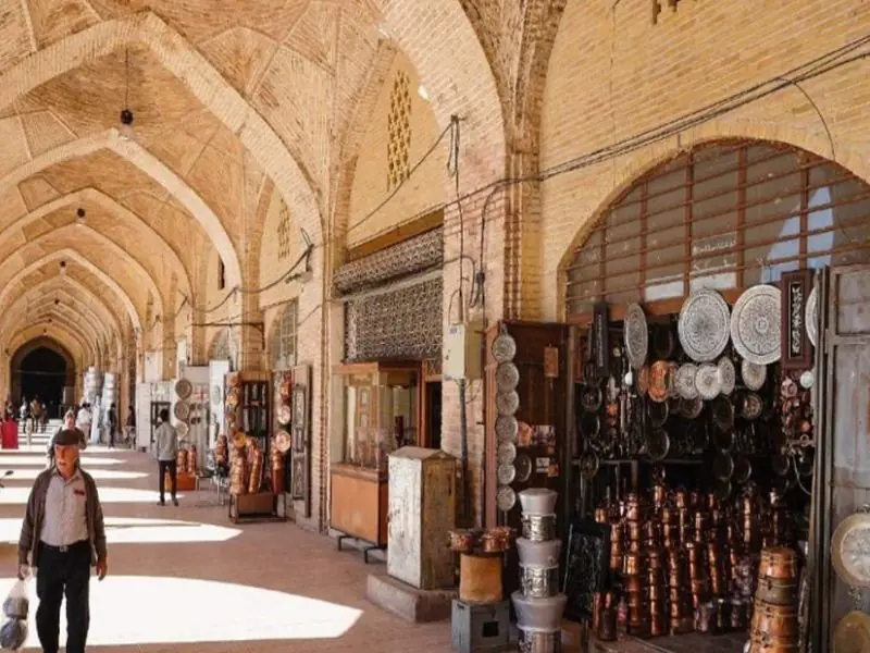 بازار کرمان با عطر زیره، کولومپه و دیگر خوراکی&zwnj;هایش، مست&zwnj;تان می&zwnj;کند.