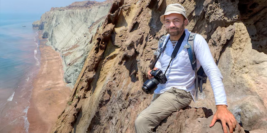 جزیره هرمز، آتش‌فشان رنگ‌ها