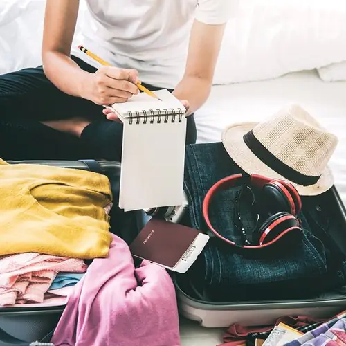 چه داروهایی را موقع سفر با خودمان ببریم؟