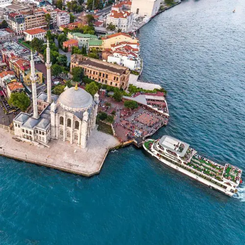 مسجد اورتاکوی کجاست؟