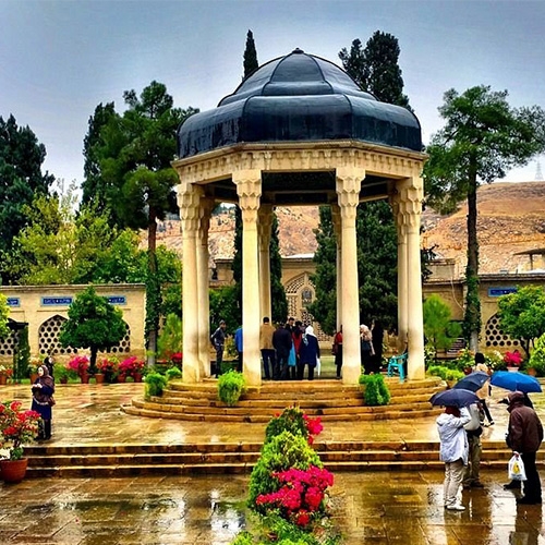 حافظیه شیراز: از کریم خان تا گدار